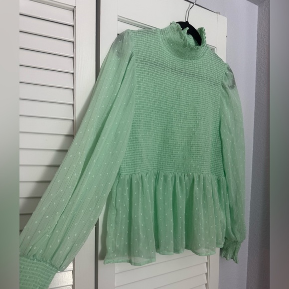 Mint Green Women's Top from Francesca 
Fits like M/L - Picture 1 of 5